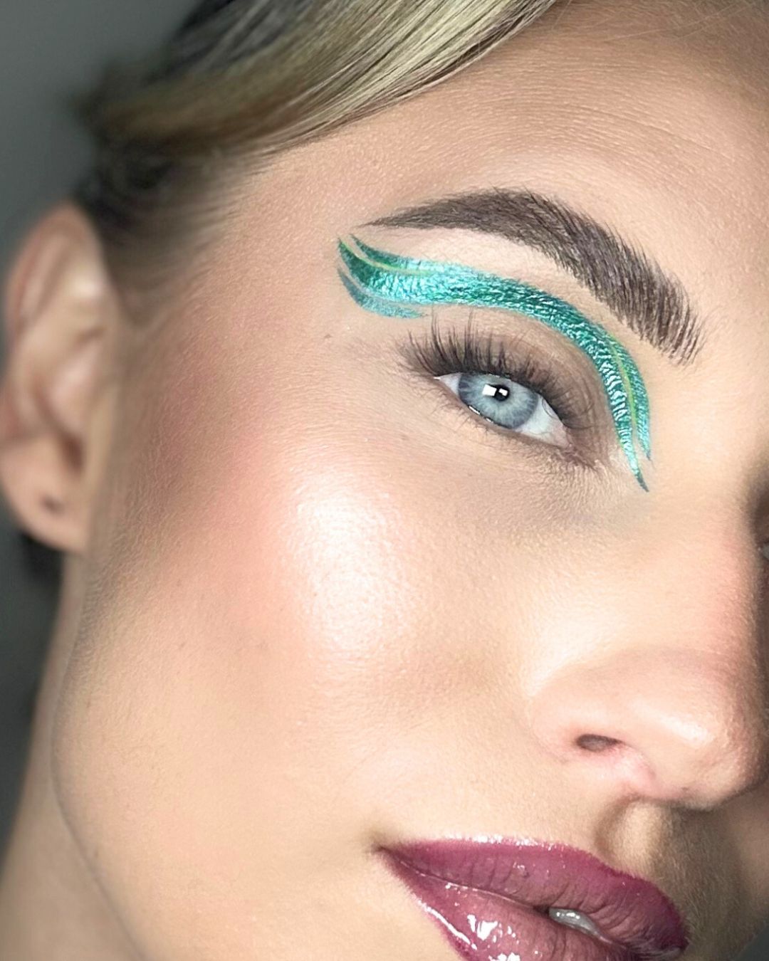 GLITTERNISTI Metallic eyeliner – Diamond Green