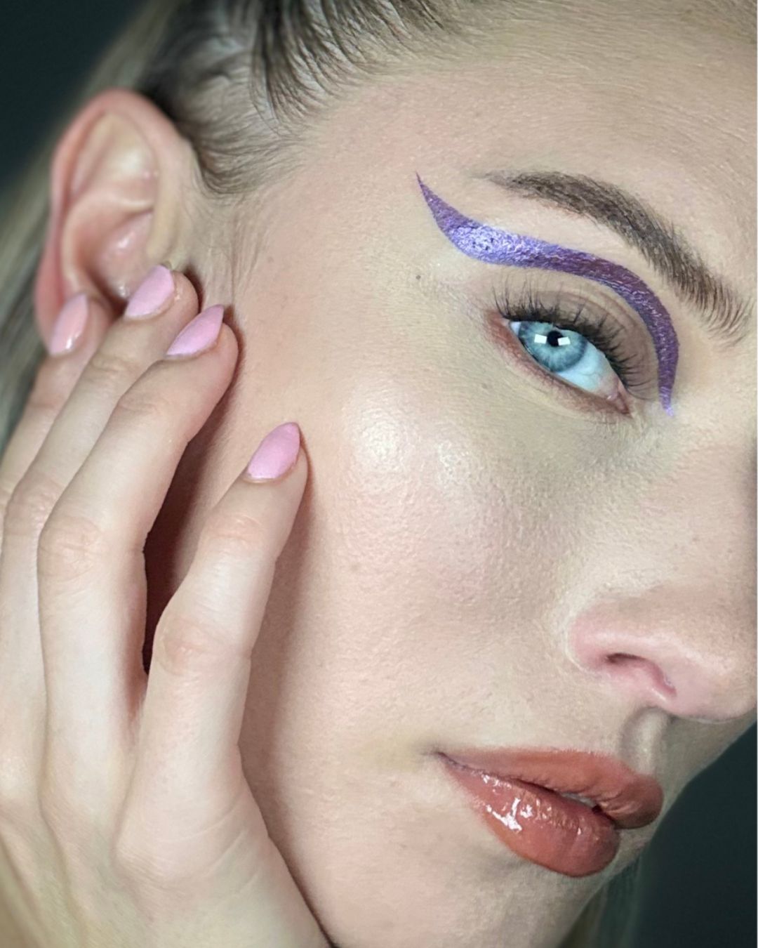 GLITTERNISTI Metallic Eyeliner – Shiny Purple