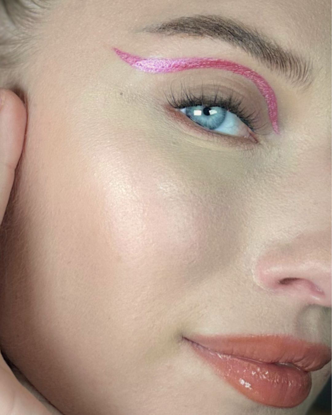 GLITTERNISTI Metallic Eyeliner – Rose Pink