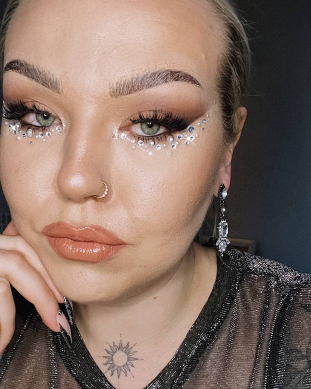 IRIDESCENT PEARL EYES – Osta look settinä