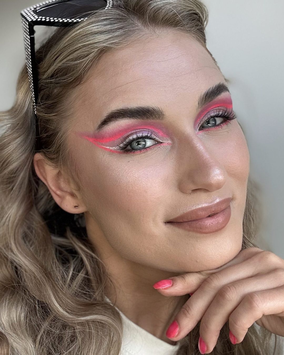 GLITTERNISTI UV NEON EYELINER - Pink